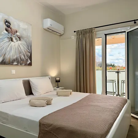 Louvre Sidari דירה *