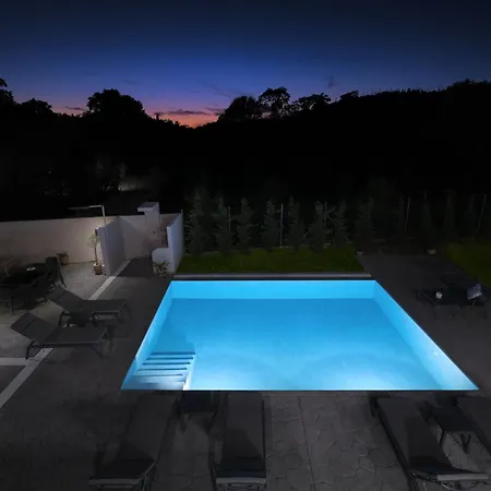 Louvre Sidari Перуладес