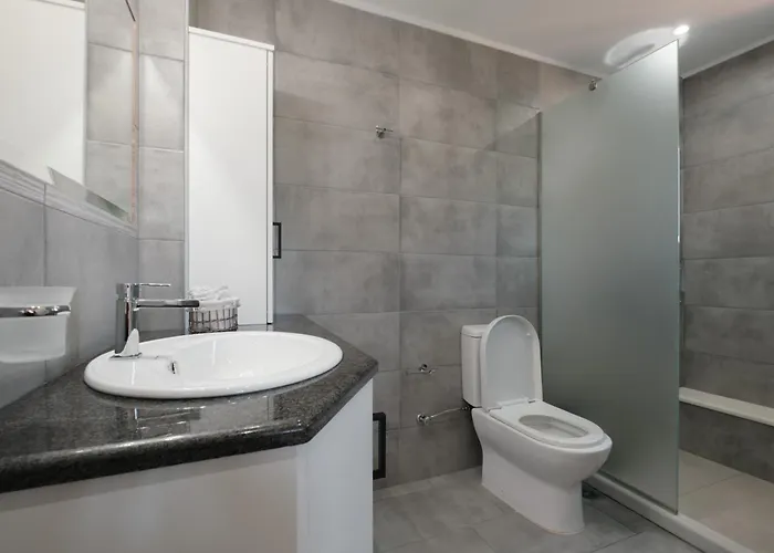 Louvre Sidari Περουλάδες