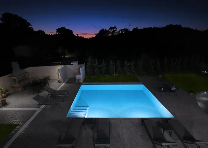 Louvre Sidari Περουλάδες